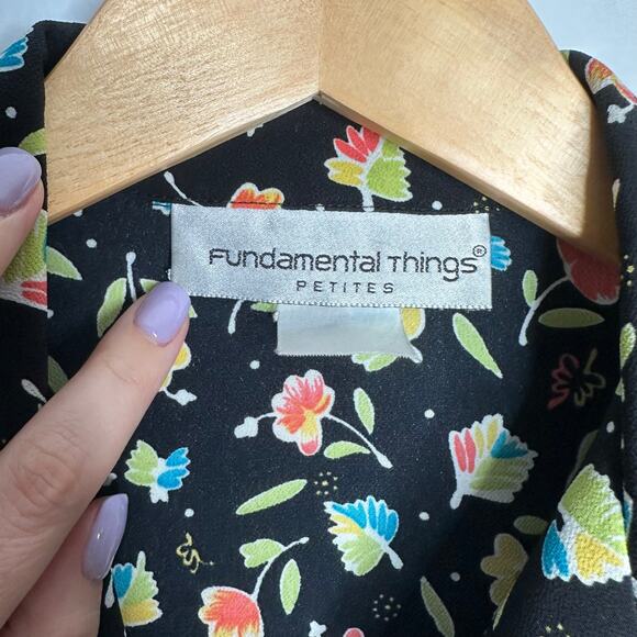 Vintage Fundamental Things Petites Women’s Black Floral Button-Down Shirt - Picture 2 of 6